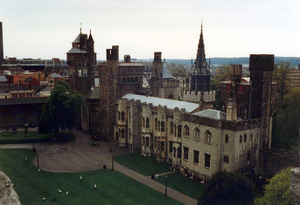 1996 - Grande-Bretagne 01 (Pays de Galles - Château de Cardiff - Mai 1996).jpg